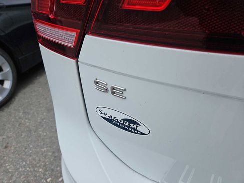 Certified 2023 Volkswagen Tiguan SE w/ Panoramic Sunroof Package image 4