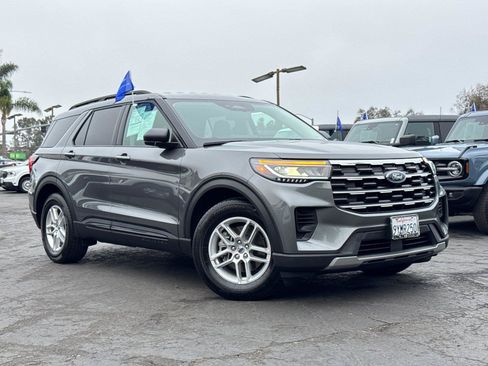 Certified 2026 Ford Explorer Active RWD image 2