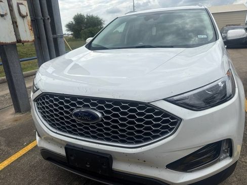 Certified 2024 Ford Edge SEL w/ Convenience Package AWD/4WD image 2