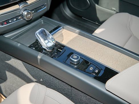 New 2026 Volvo XC60 B5 Plus w/ Protection Package Premier image 16