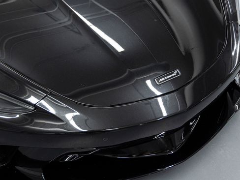 Used 2020 McLaren GT RWD image 11