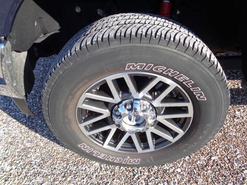 Used 2017 Ford F250 Lariat w/ Lariat Value Package image 34