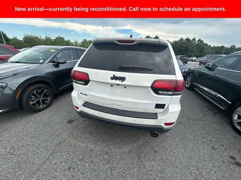 Used 2020 Jeep Grand Cherokee Laredo AWD/4WD image 11