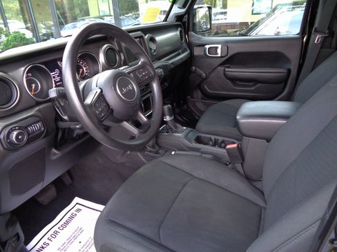 Used 2022 Jeep Wrangler Unlimited Sport image 11