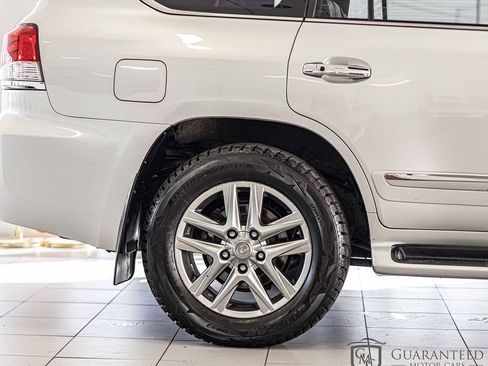 Used 2015 Lexus LX 570 4WD w/ Luxury Package image 10