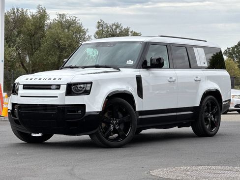 Used 2024 Land Rover Defender 130 X-Dynamic SE AWD/4WD image 1