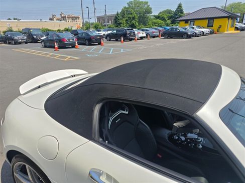 Used 2018 Mercedes-Benz AMG GT Roadster image 33