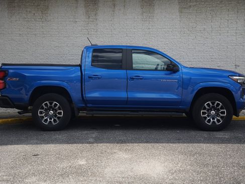 Used 2023 Chevrolet Colorado Z71 w/ Z71 Convenience Package 2 AWD/4WD image 8