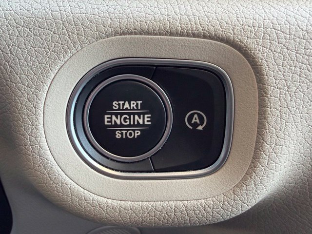 Used 2020 Mercedes-Benz GLE 350 4MATIC image 26