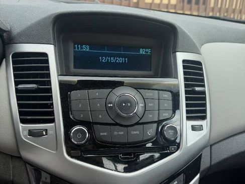 Used 2012 Chevrolet Cruze LS FWD image 6