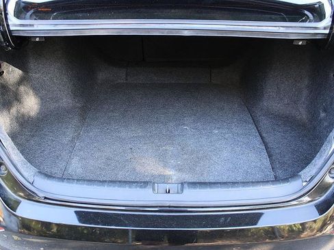 Used 2018 Honda Accord EX-L image 8