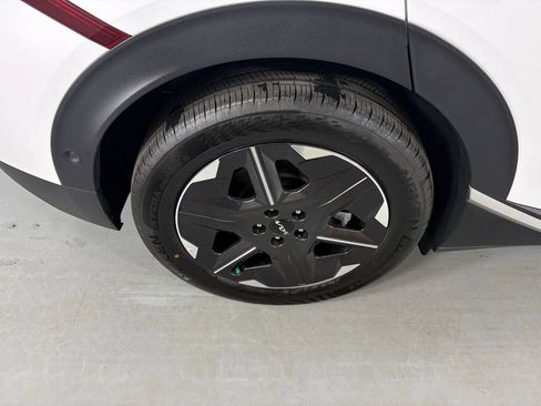 New 2025 Kia EV6 Light image 10