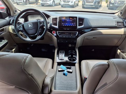 Used 2018 Honda Pilot Touring image 20