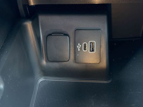 Certified 2025 Ford Explorer Active w/ Active Comfort Package image 33