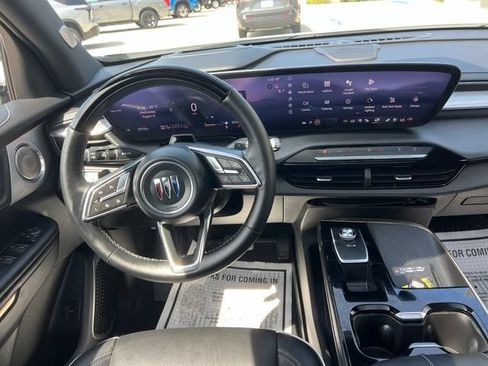 Used 2025 Buick Enclave Avenir w/ Super Cruise Package AWD/4WD image 19