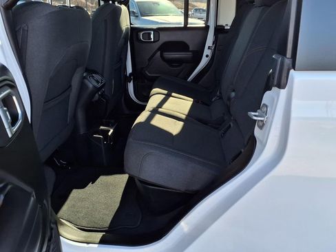 Used 2025 Jeep Gladiator Sport image 23