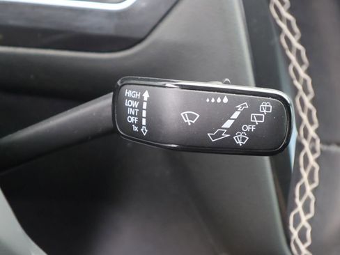Used 2023 Volkswagen Tiguan SE R-Line FWD image 35