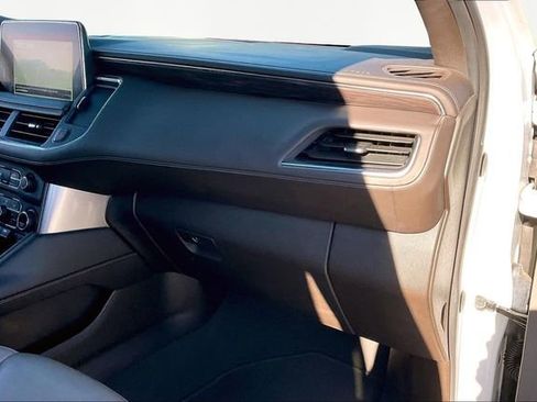 Used 2024 Chevrolet Suburban LT image 19