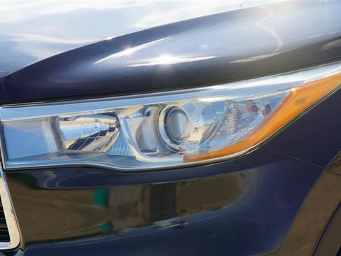 Used 2015 Toyota Highlander XLE FWD image 27