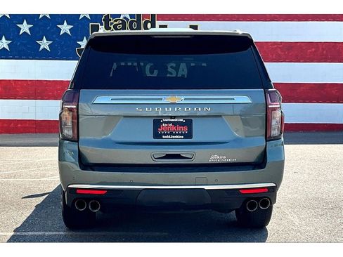 Used 2023 Chevrolet Suburban Premier image 4