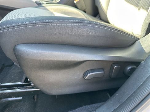 Used 2022 Subaru Forester Premium image 18