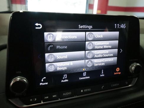 Used 2021 Nissan Rogue SV image 18