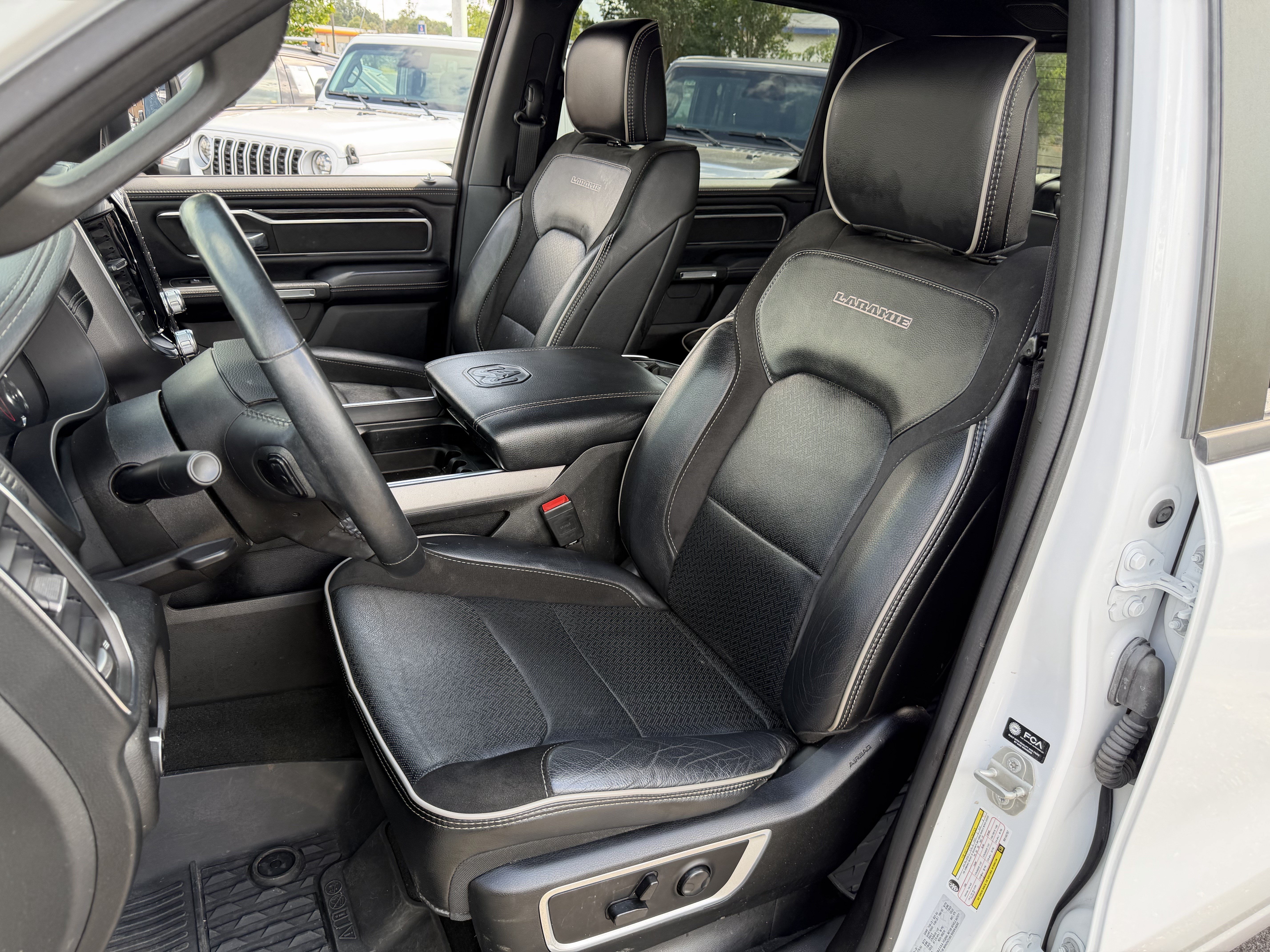 Used 2024 RAM 1500 Laramie AWD/4WD image 16