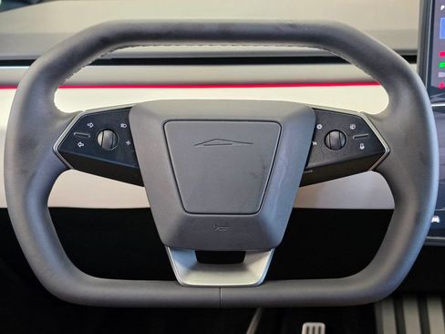 Used 2024 Tesla Cybertruck AWD Crew Cab image 31