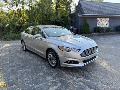 Used 2016 Ford Fusion Titanium FWD image 3