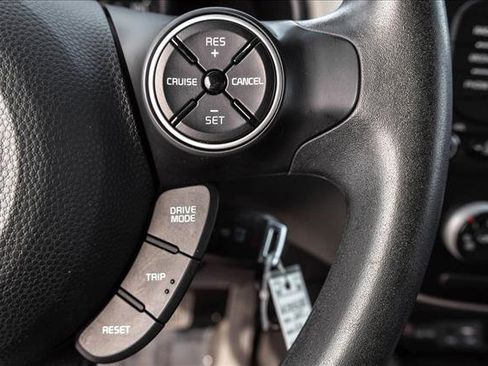 Used 2017 Kia Soul image 17