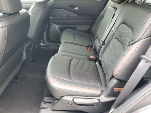Certified 2023 Nissan Pathfinder Platinum w/ Cargo Package AWD/4WD image 32