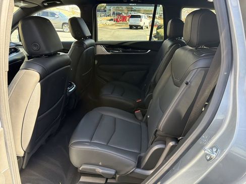 Certified 2025 Cadillac XT6 Premium Luxury image 21