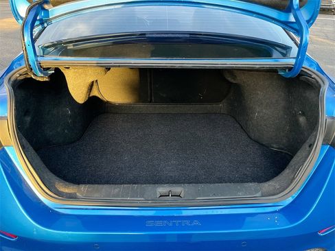 Used 2023 Nissan Sentra SR w/ SR Premium Package image 25