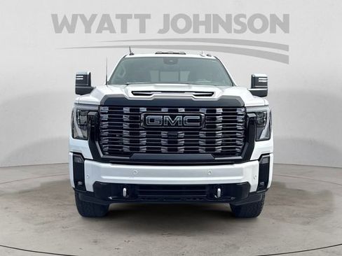 Used 2025 GMC Sierra 2500 Denali Ultimate w/ Max Trailering Package AWD/4WD image 8