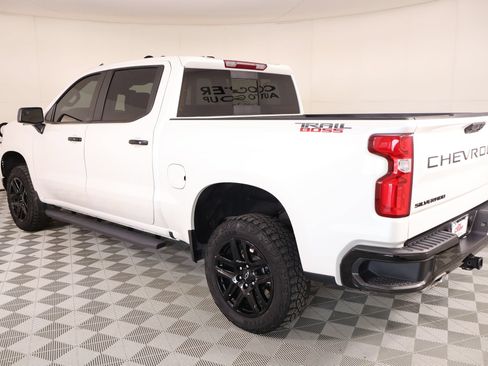 Used 2024 Chevrolet Silverado 1500 LT Trail Boss w/ Convenience Package II AWD/4WD image 23