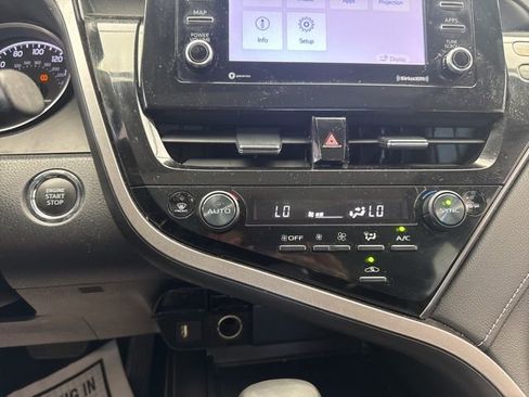 Used 2023 Toyota Camry SE image 19