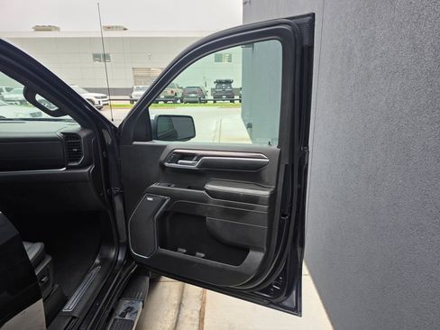 Used 2024 Chevrolet Silverado 1500 LTZ AWD/4WD image 19