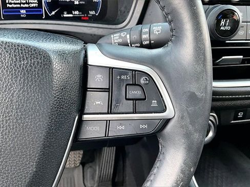 Used 2024 Toyota Grand Highlander Limited image 11
