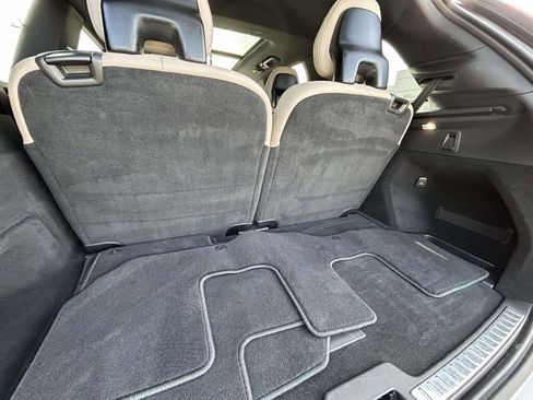 Certified 2025 Volvo XC90 B6 Plus image 18