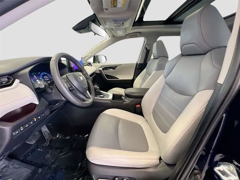 Used 2024 Toyota RAV4 Limited w/ Advanced Technology Package image 5