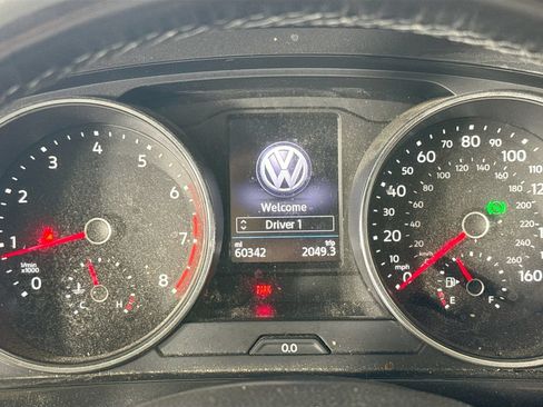 Used 2018 Volkswagen Tiguan SE AWD/4WD image 12