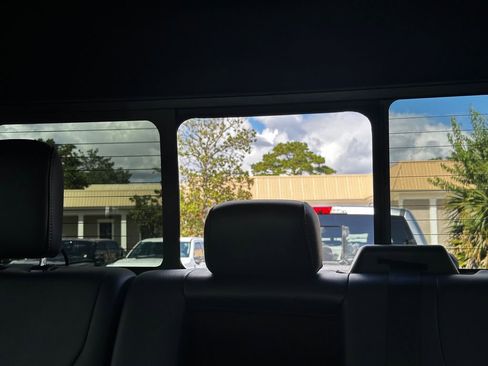 New 2025 Ford F150 Lariat w/ Equipment Group 502A High image 82