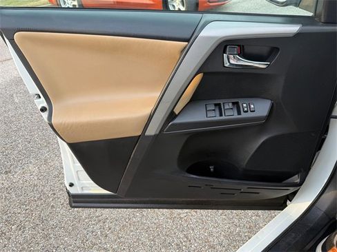 Used 2016 Toyota RAV4 XLE w/ Convenience Package image 22
