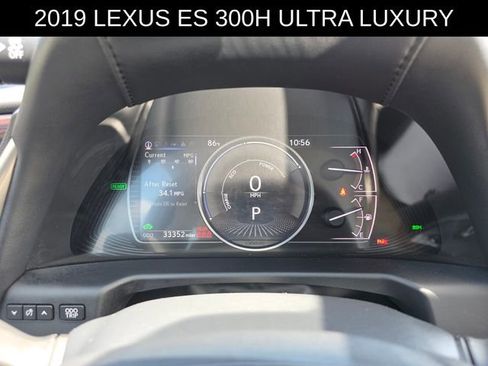 Used 2019 Lexus ES 300h Ultra Luxury w/ Accessory Package 2 FWD image 29