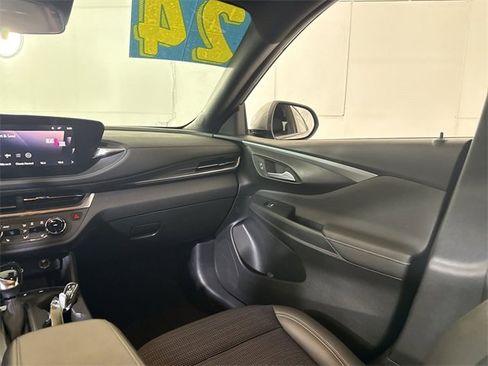 Used 2024 Buick Envista Preferred w/ Convenience I Package image 11