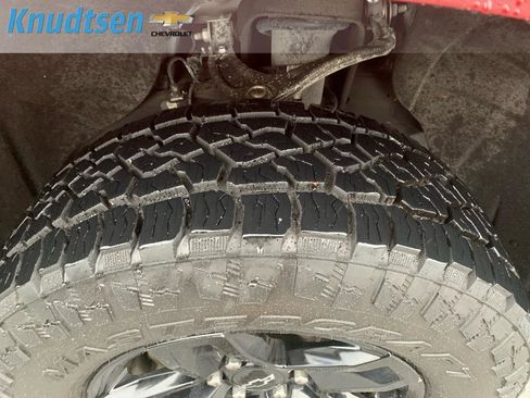 Used 2021 Chevrolet Silverado 1500 LT Trail Boss w/ Convenience Package II image 12