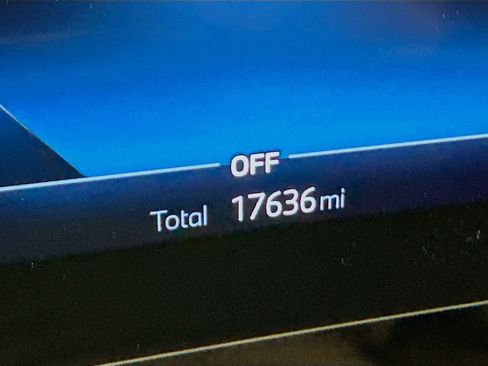 Used 2025 BMW X2 xDrive28i image 19