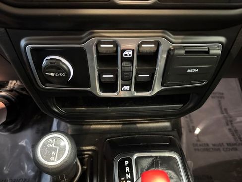Used 2023 Jeep Wrangler Unlimited Sport AWD/4WD image 16