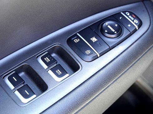 Used 2016 Kia Optima LX w/ LX Convenience Package image 16