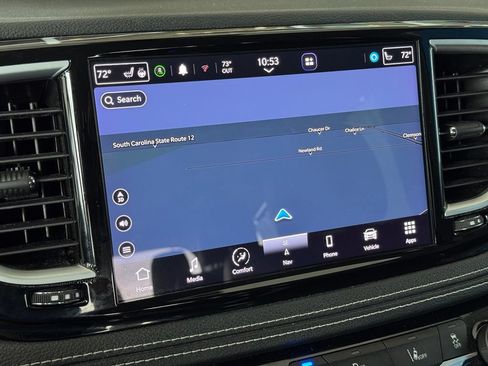 Used 2023 Chrysler Pacifica Limited FWD image 5